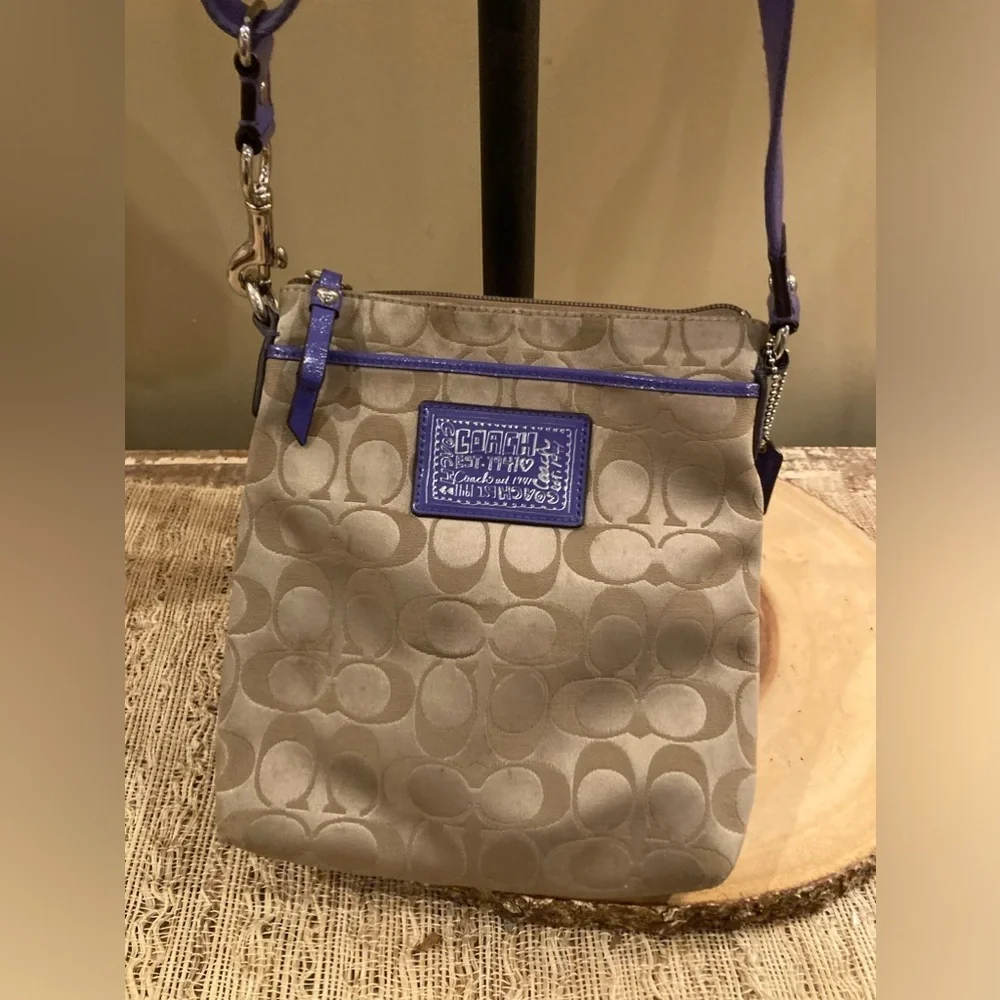 Coach Brown Signature Purple Poppy Crossbody Small Swingpack Tote‎ Shoulder Bag